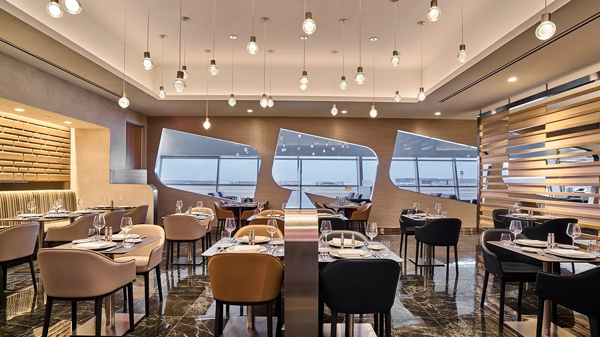 AA Expands Flagship Dining Access: What to Know
