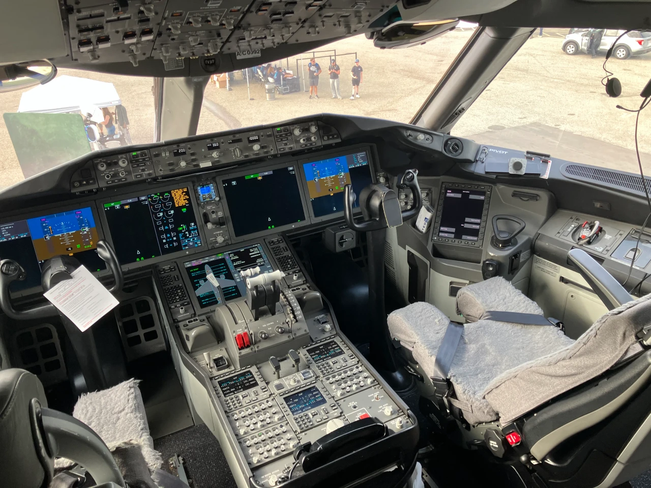 United 787-9 upper crew rest area