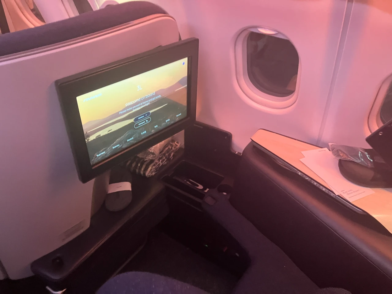Finnair AirLounge seat detail