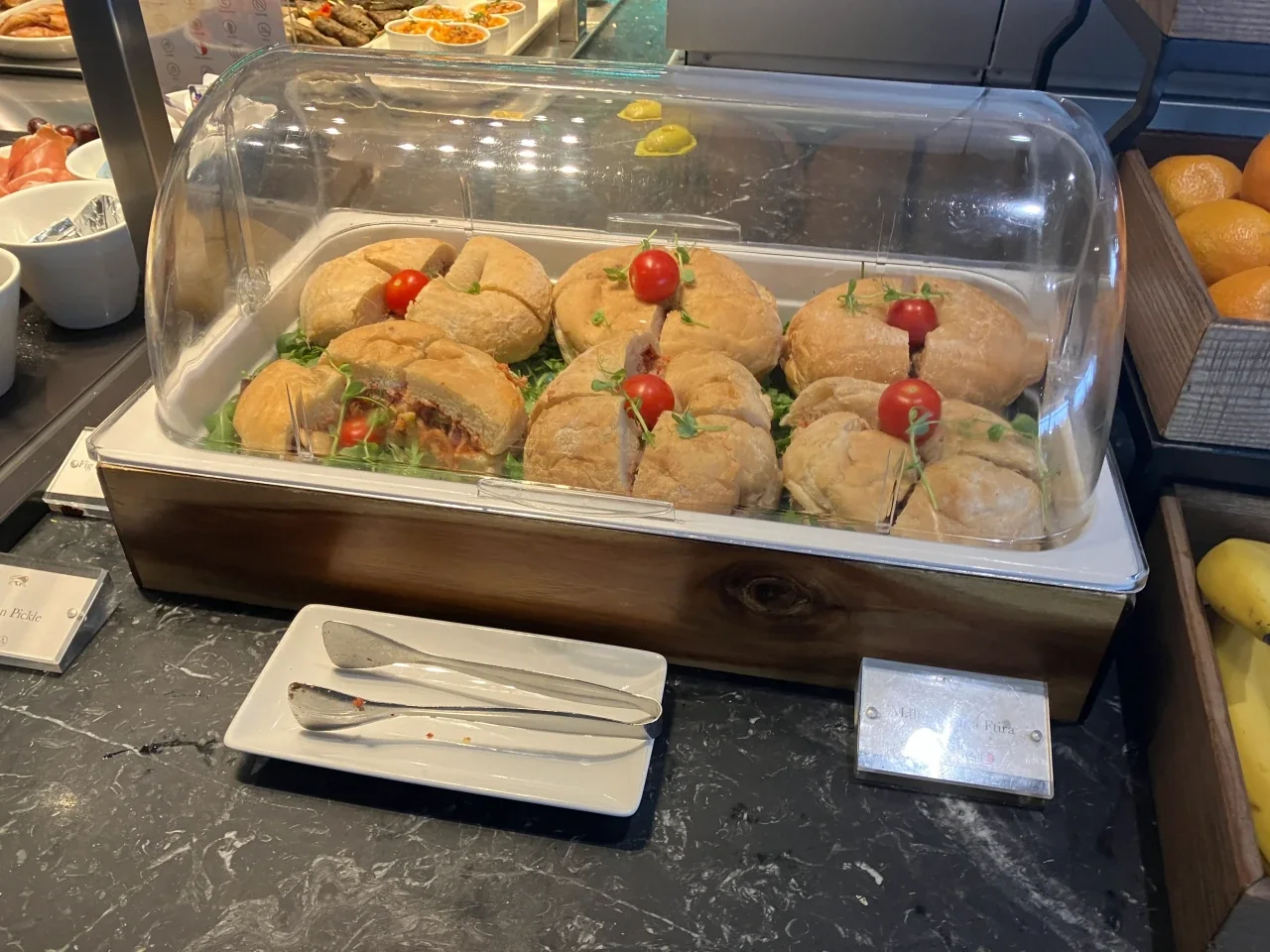 La Valette Club hot food